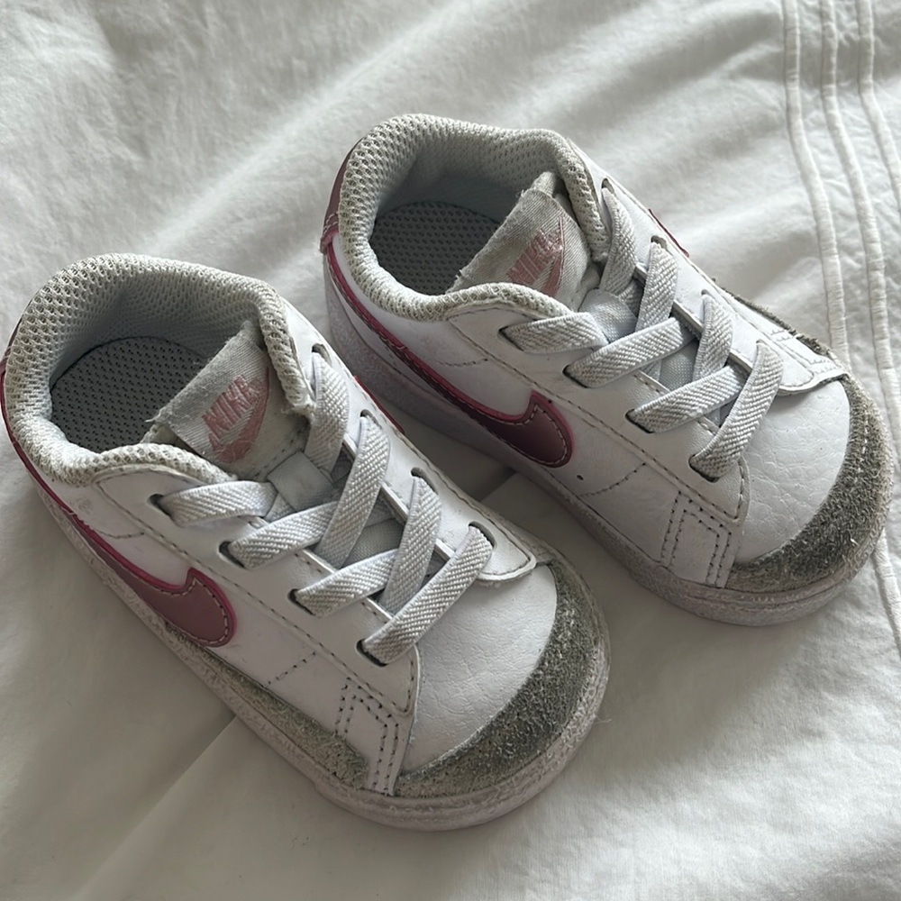 Nike toddler shoes. Size 4c.